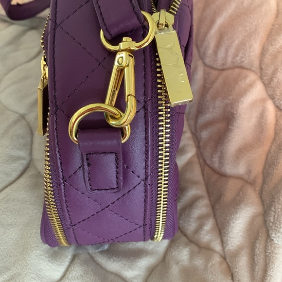Cross body handbag with additional strap in brand new condition. Beautiful color - Picture 7 of 7